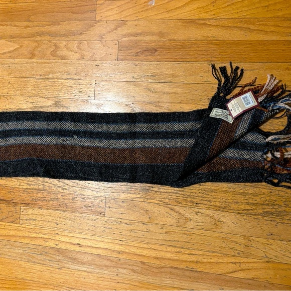 NWT Irish wool and linen scarf - Picture 2 of 3